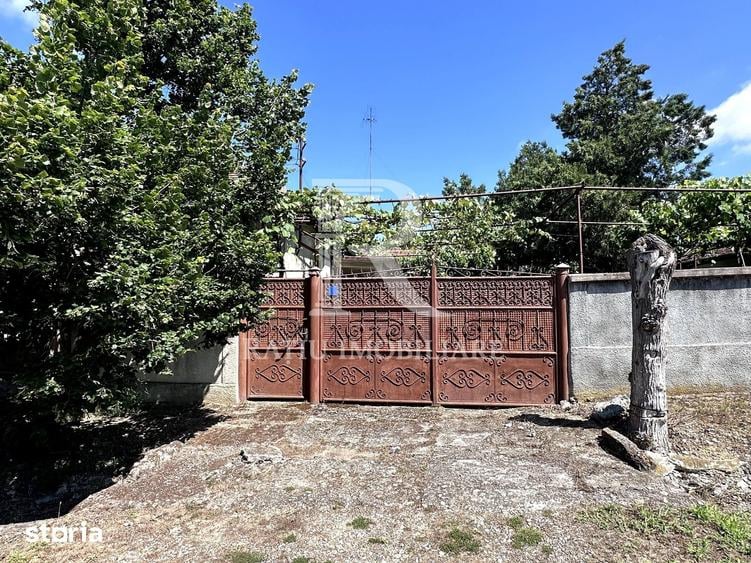 Casă cu 2 camere cu Teren 4029 Mp în Sânmartin