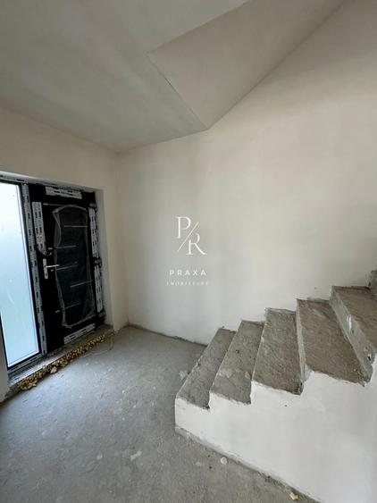 Duplex cu 4 camere cu Canalizare în Florești