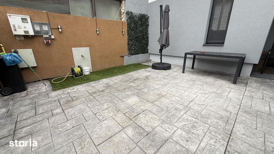 Casă cu 5 camere cu Teren 200 Mp în Andronache