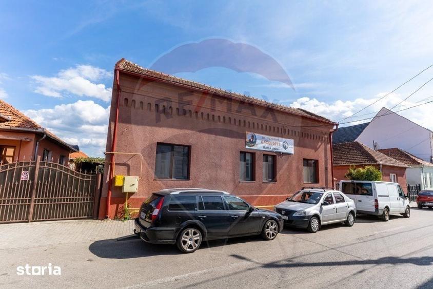 Casă cu 5 camere cu Teren 302 Mp în Central