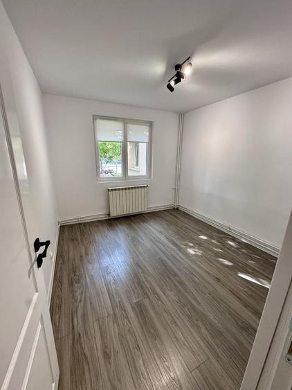 Apartament cu 4 camere decomandat în Apărătorii Patriei