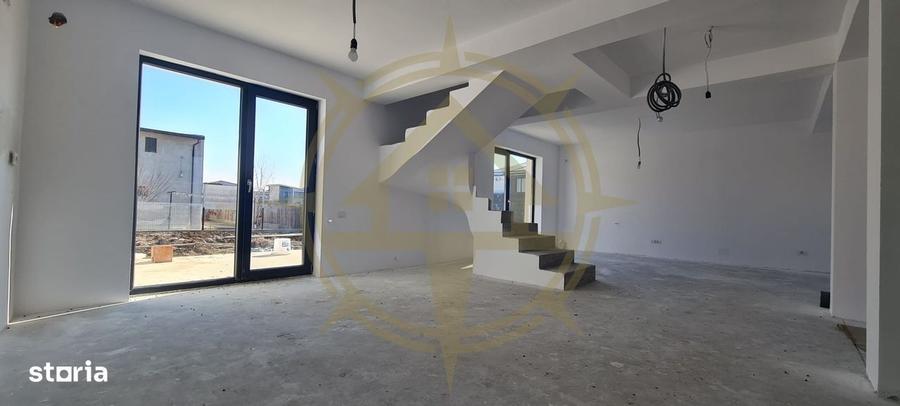 Casă cu 4 camere în Odăile