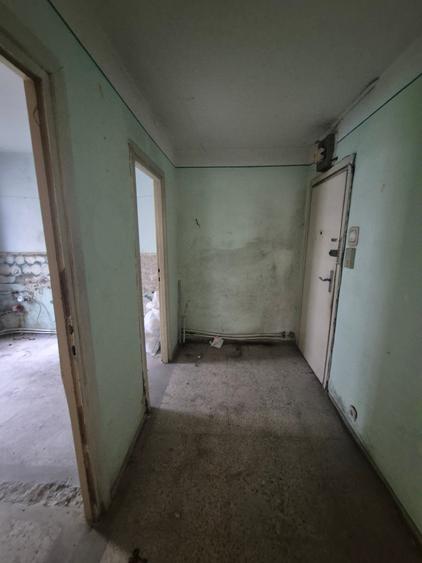 Apartament cu 2 camere semidecomandat în Micro I