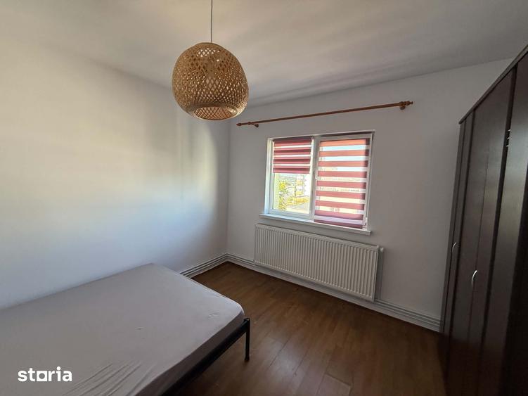 Apartament cu 3 camere decomandat în Între Lacuri