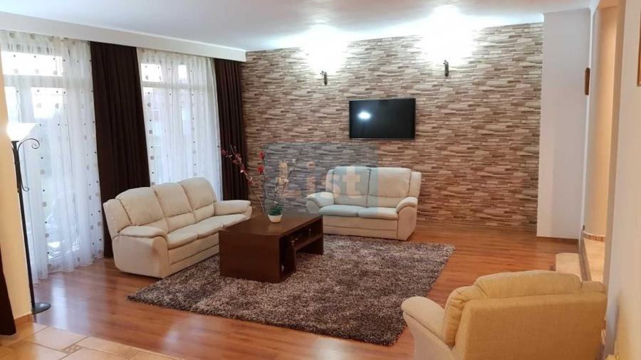 Casă cu 6 camere cu Teren 1216 Mp în Episcopia Bihorului