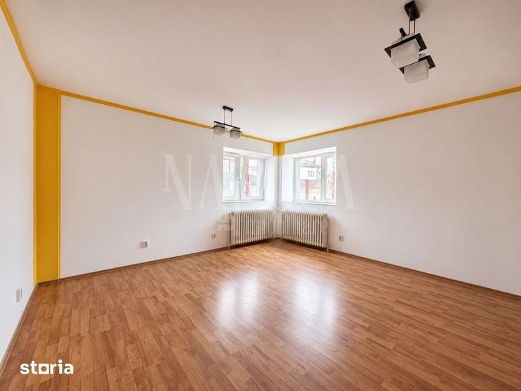 Casă cu 8 camere cu Teren 500 Mp în Iris