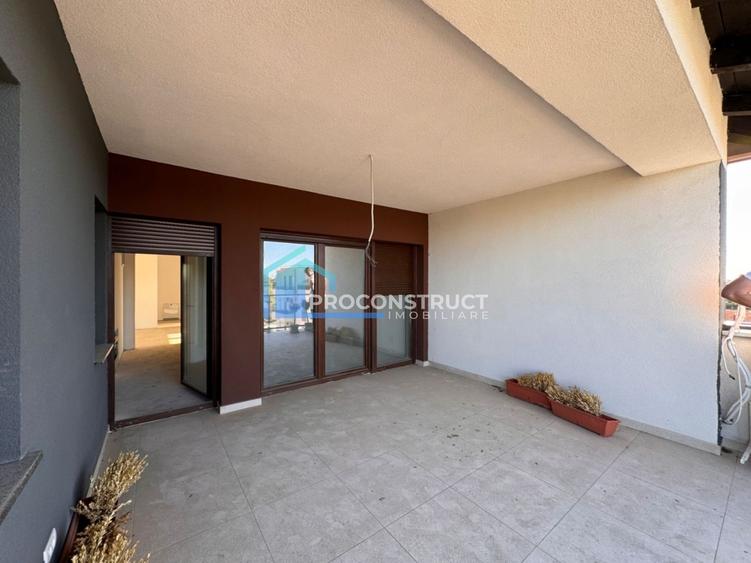 Penthouse cu 3 camere semidecomandat în Giroc