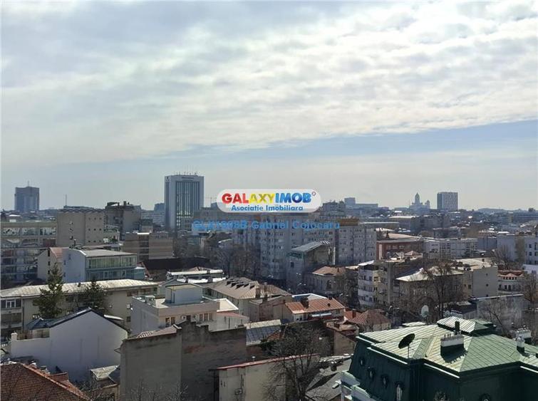 Apartament cu 4 camere semidecomandat în Dorobanți