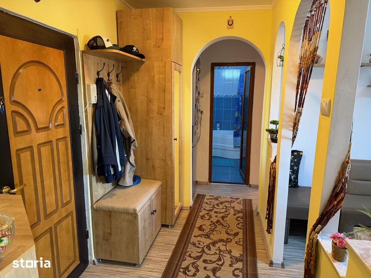 Apartament cu 2 camere decomandat în Carpați 2