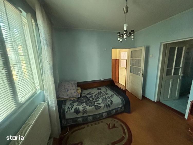 Casă cu 4 camere în Central