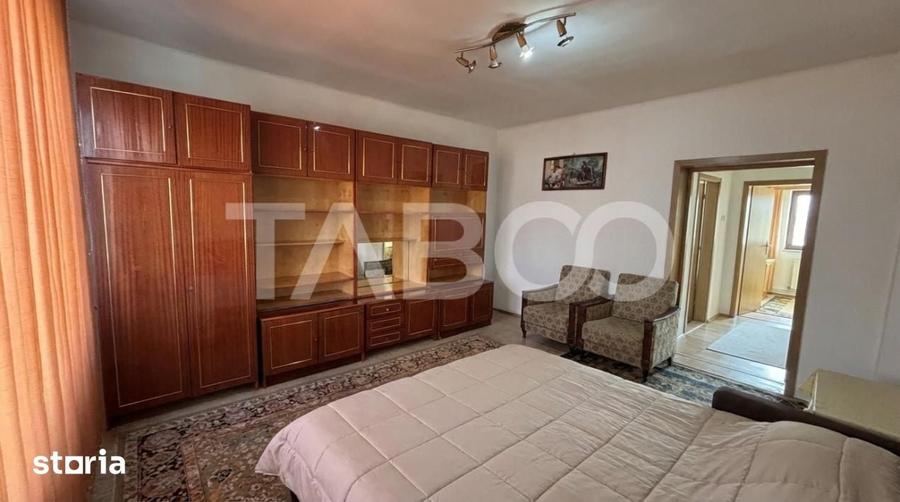 Casa individuala de vanzare 756 mp teren Sura Mare zona deosebita - 1