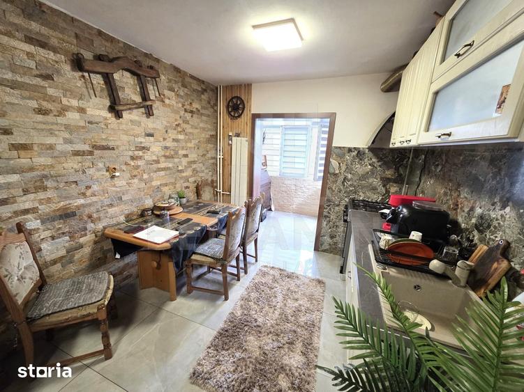 Apartament cu 2 camere semidecomandat în Rovine