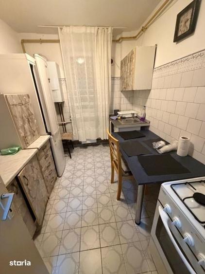 Apartament cu 3 camere semidecomandat în Brazda lui Novac