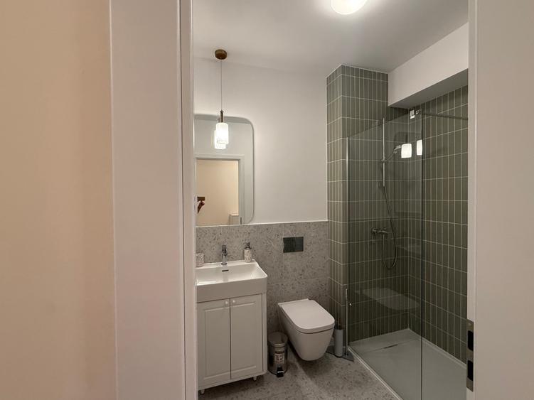 Apartament cu 3 camere în Sisești