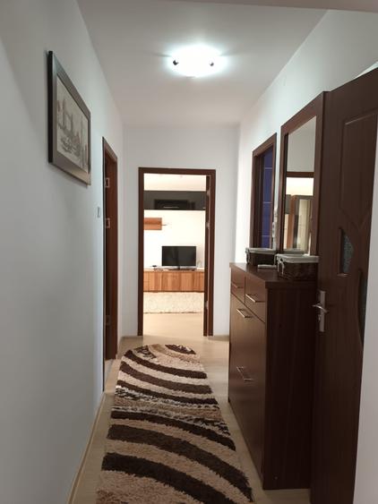Apartament cu 2 camere decomandat, mobilat în Tei
