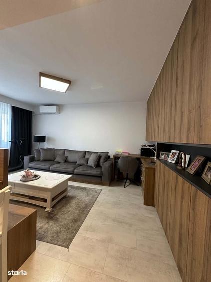 Apartament cu 4 camere decomandat în Micro 16