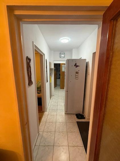 Apartament cu 3 camere decomandat în Giurgiului
