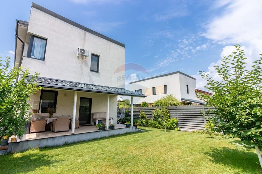 Casă / Vilă cu 4 camere de vânzare Tunari - 29