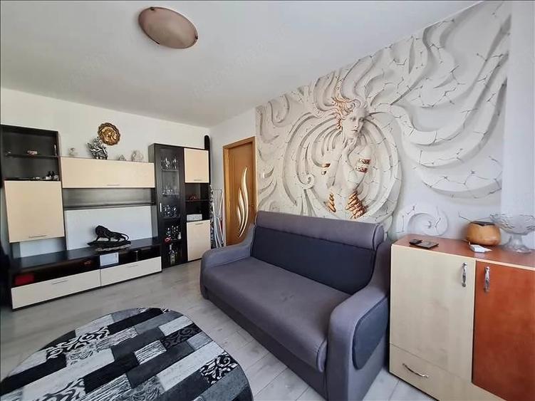 Apartament cu 2 camere semidecomandat în Florilor