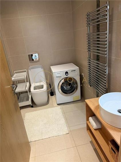 Apartament cu 3 camere decomandat, mobilat în Iancu Nicolae