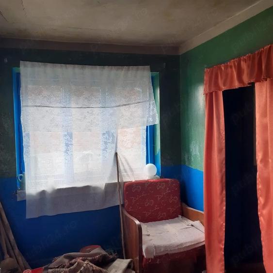 Casă cu 2 camere cu Teren 3506 Mp în Topa Mică