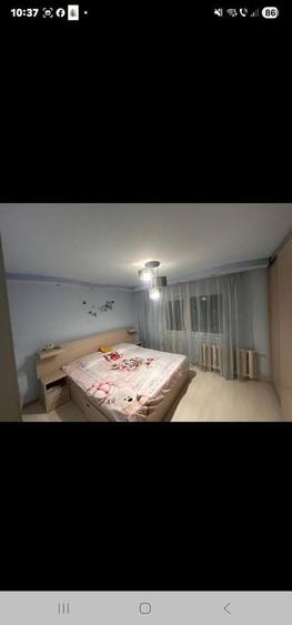 Apartament cu 3 camere decomandat în Exterior Vest