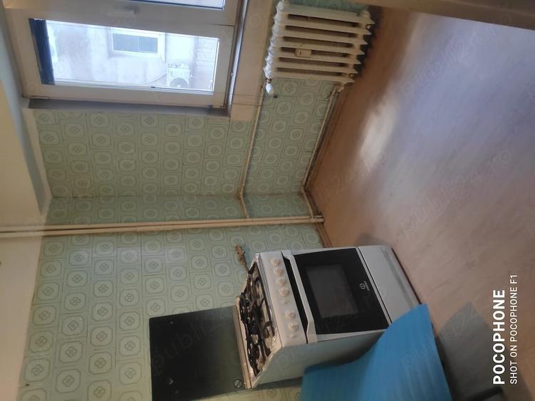 Apartament cu 3 camere decomandat în Moșilor