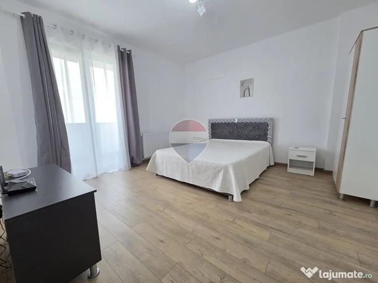 Garsonieră decomandată în Sud