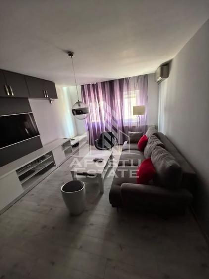 Apartament cu 3 camere decomandat, mobilat în Soarelui