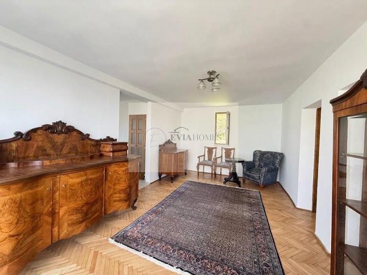 Apartament cu 3 camere semidecomandat, mobilat în Andrei Mureșanu