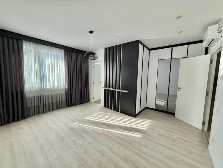 Duplex cu 5 camere cu Canalizare în Pipera