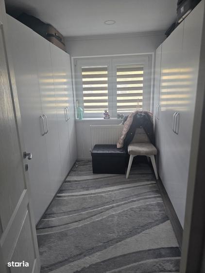 Apartament cu 3 camere decomandat în Micro 16