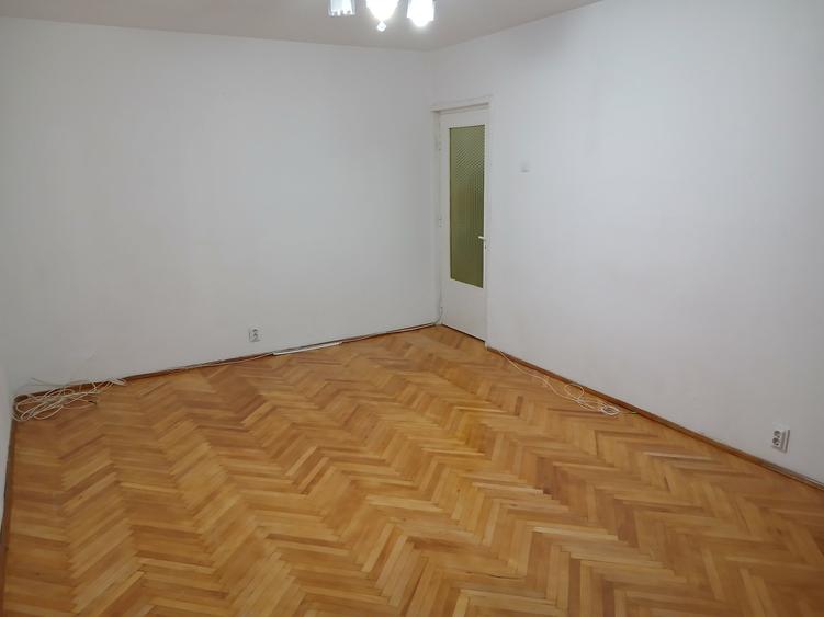 Apartament cu 2 camere decomandat în Nicolina