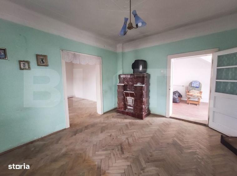 Casă cu 4 camere în Central