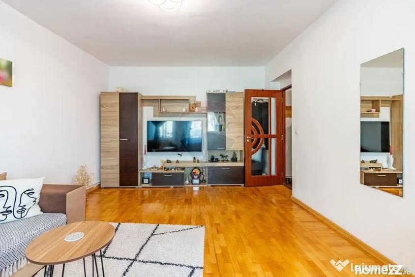 Apartament cu 3 camere decomandat în Cișmigiu