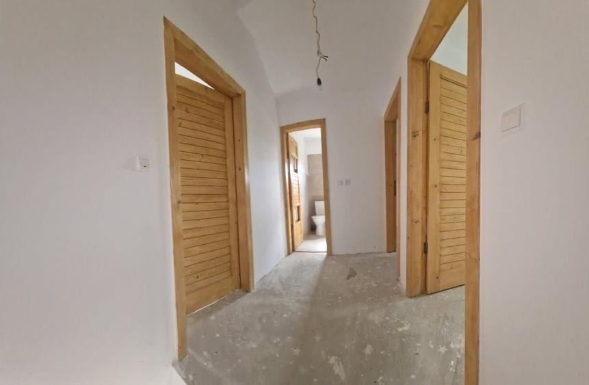 Casă individuală cu 5 camere cu Canalizare în Hârsa
