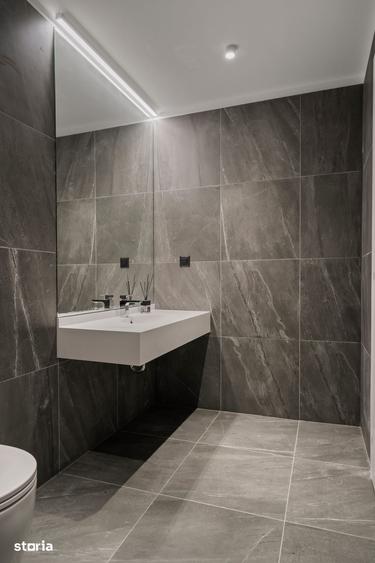 Apartament cu 3 camere în Tei