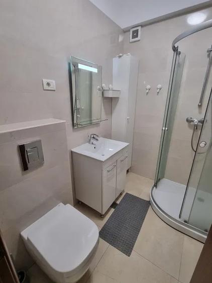 Apartament cu 4 camere decomandat, mobilat în Sisești
