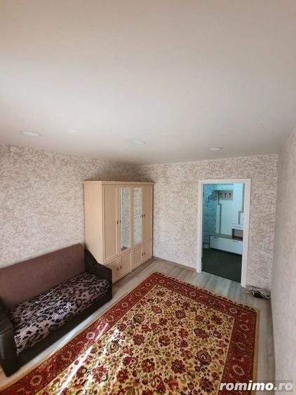 Apartament cu 2 camere semidecomandat în Tei