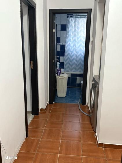 Apartament cu 3 camere semidecomandat în Cotroceni
