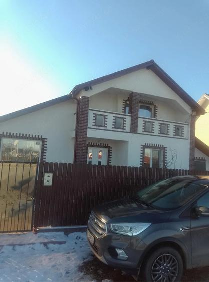 Casă cu Teren 450 Mp în Cut