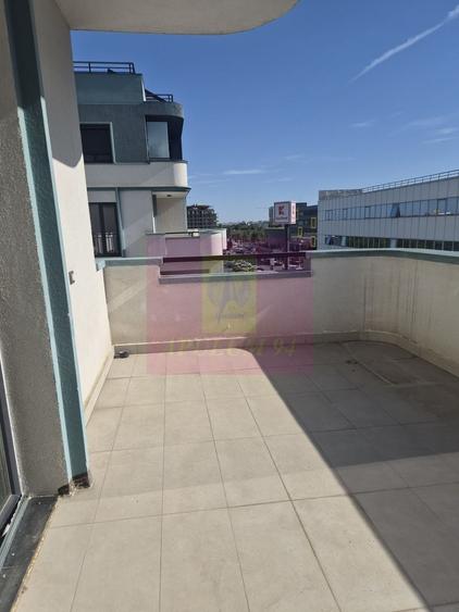 Apartament cu 4 camere decomandat în Pipera