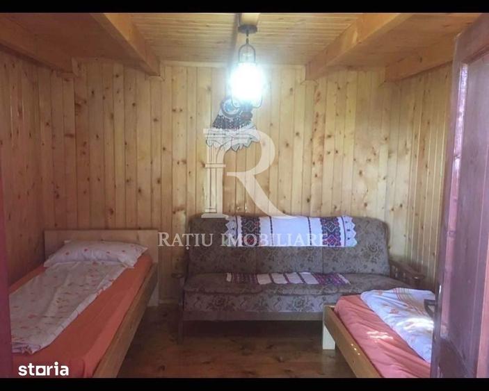 Casă cu 7 camere cu Teren 7384 Mp în Buntești