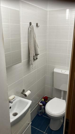 Apartament cu 3 camere decomandat, mobilat în Regie