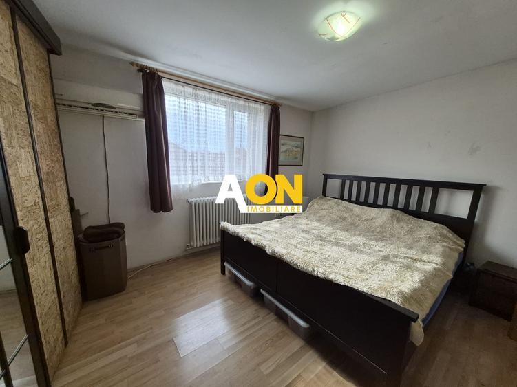 Casă individuală cu 4 camere cu Canalizare în Central