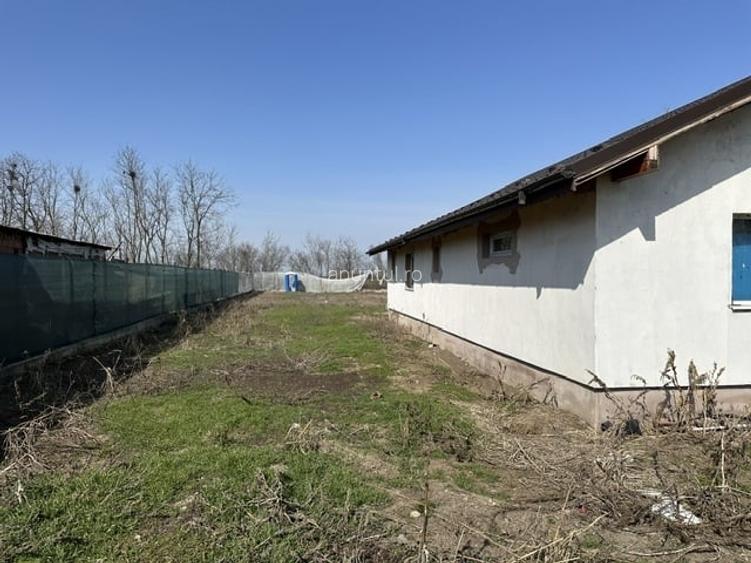 Casă cu 5 camere cu Teren 2000 Mp în Central