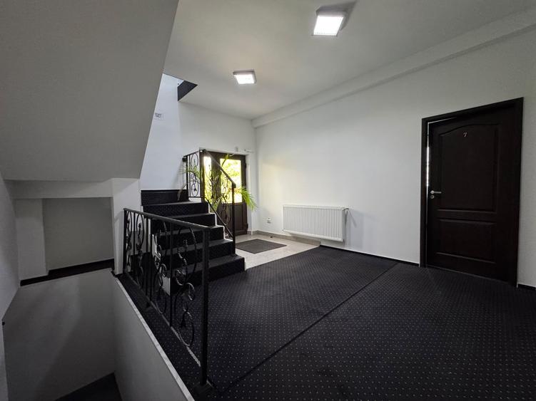 Casă individuală cu 16 camere cu Piscina în Copou