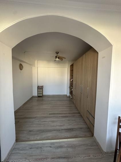 Apartament cu 4 camere decomandat în Calafat