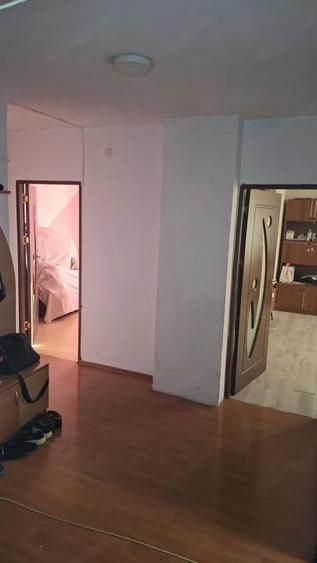 Apartament cu 4 camere decomandat în Bere
