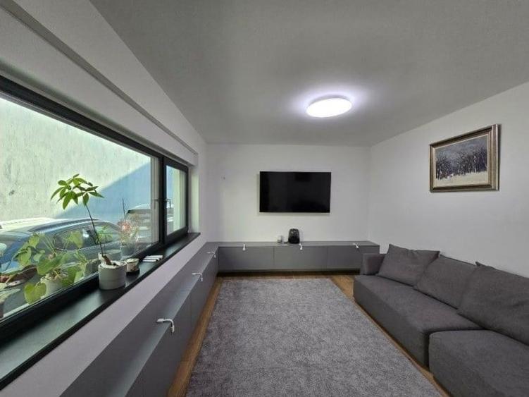 Casă cu 6 camere cu Teren 200 Mp în Ștefan cel Mare